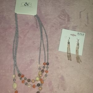 Set of 2 hypoallergenic neckeless and earrings